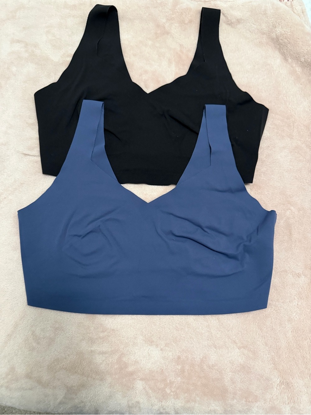 aerie Seamless Smoothez  V-Neck Bralettes in Black and Navy